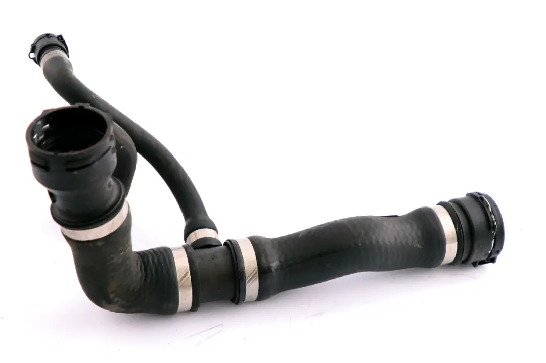 شیلنگ بالا رادیاتور آب E60 M54